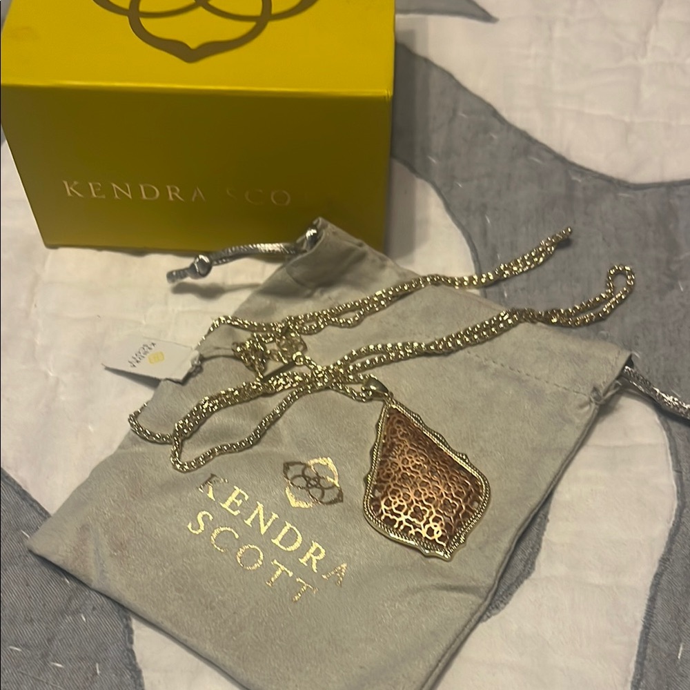 Kendra Scott Gold Pendant Necklace